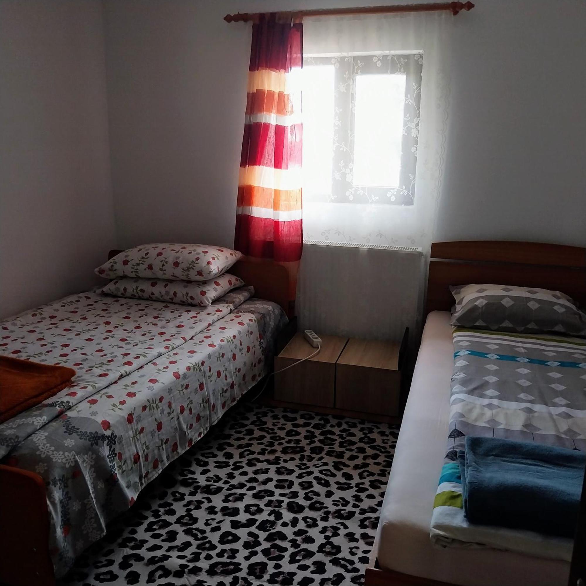 Hotel Casa Andreea Novaci-Străini Esterno foto