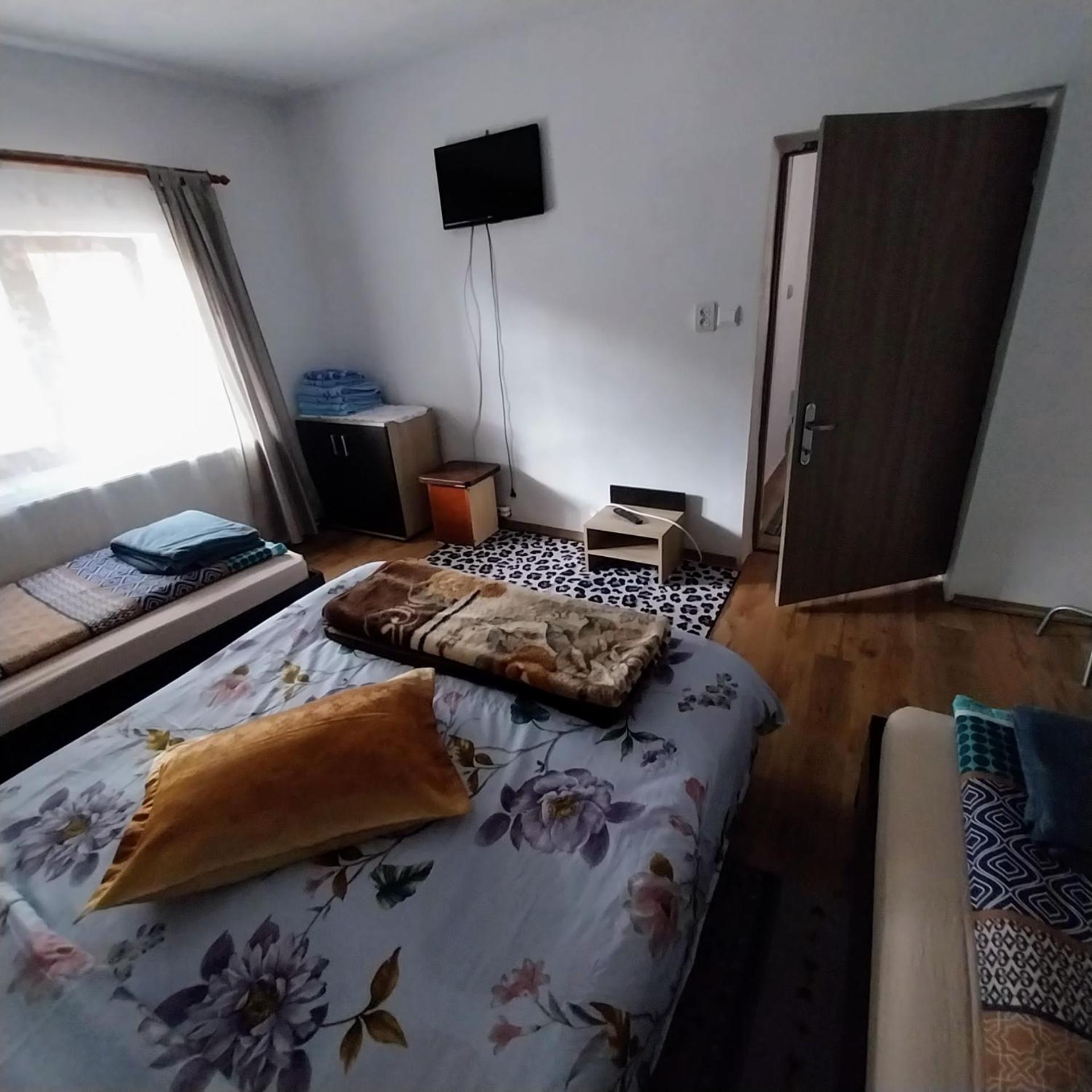Hotel Casa Andreea Novaci-Străini Esterno foto